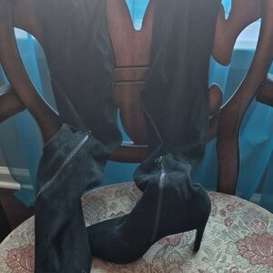Women's Black Suede Knee-High Stiletto Boots